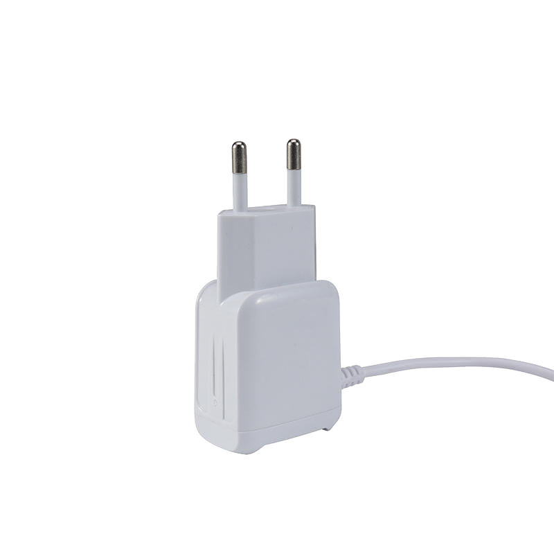 B059 2.4A USB CHARGER WITH ATTACHED CABLE